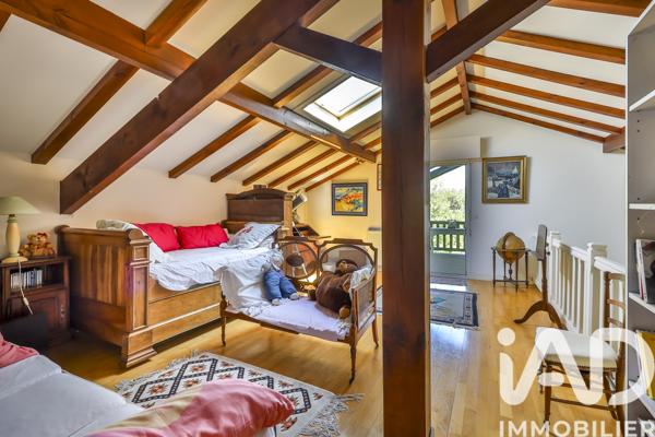 Maison à vendre 8 pièces 266,73 m² Urrugne