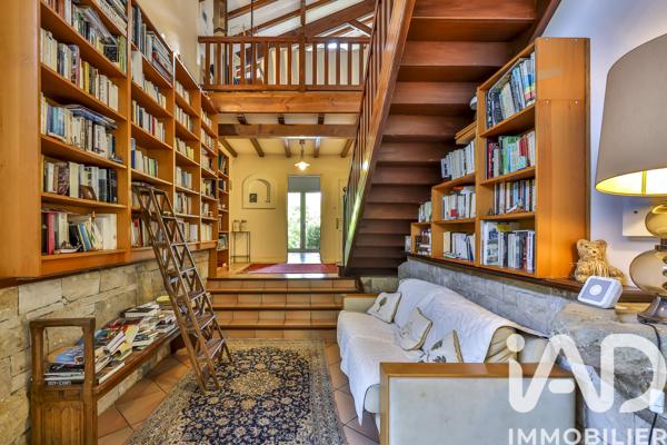 Maison à vendre 8 pièces 266,73 m² Urrugne