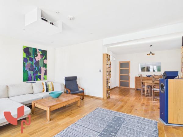 maison semi-individuelle, 4 pièces, garage et extérieur