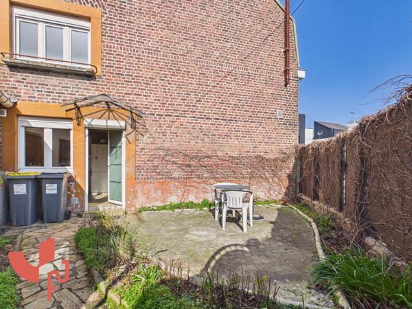 maison semi-individuelle, 4 pièces, garage et extérieur