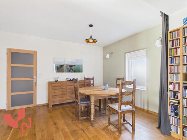 maison semi-individuelle, 4 pièces, garage et extérieur