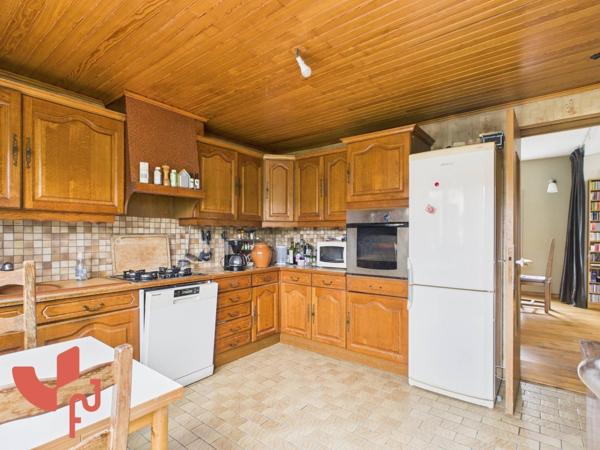 maison semi-individuelle, 4 pièces, garage et extérieur