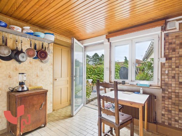 maison semi-individuelle, 4 pièces, garage et extérieur