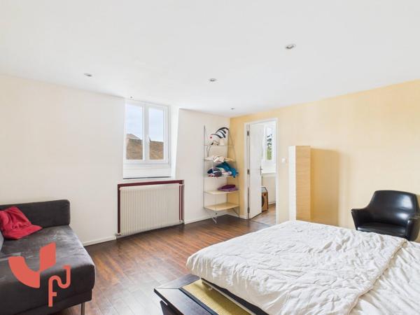 maison semi-individuelle, 4 pièces, garage et extérieur