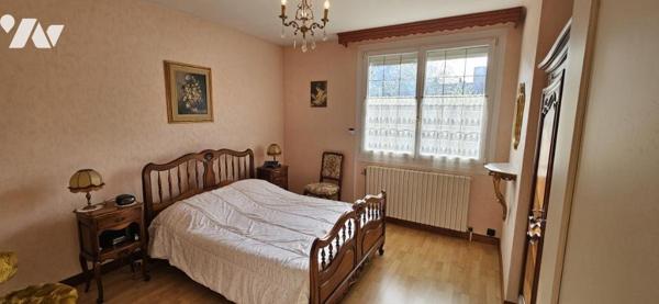 Maison centre ville avec terrain.