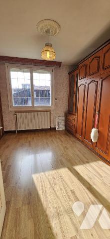 Maison centre ville avec terrain.