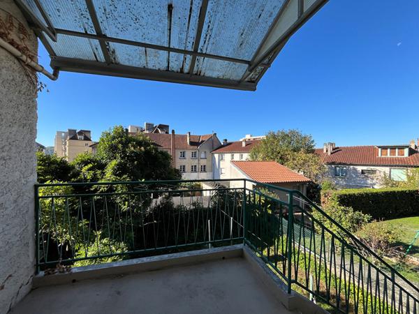A vendre, Immeuble composée de 2 appartements à Périgueux à Clos Chassaing.