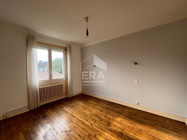 A vendre, Immeuble composée de 2 appartements à Périgueux à Clos Chassaing.