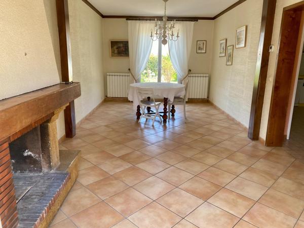 maison avec garage et jardin attenant