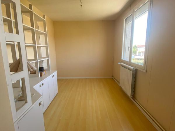 maison avec garage et jardin attenant
