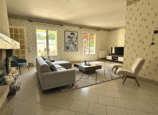16400 PUYMOYEN Maison de plain pied 131 m2 avec 1600m2 de jardin à Puymoyen