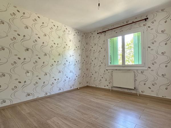 16400 PUYMOYEN Maison de plain pied 131 m2 avec 1600m2 de jardin à Puymoyen