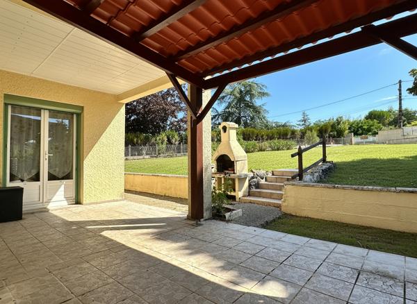 16400 PUYMOYEN Maison de plain pied 131 m2 avec 1600m2 de jardin à Puymoyen
