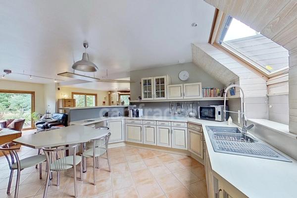 Dpt Cotes d’Armor (22) -à vendre -PLEUMEUR-BODOU - Maison T10 – 245 m² - 7 chambres -Terrain 1 661 m² - Double garage - Appartement indépendant.