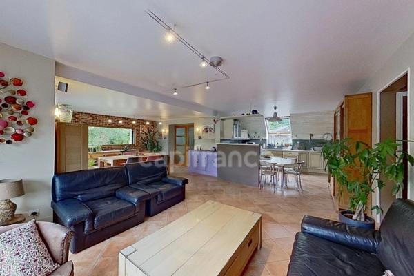 Dpt Cotes d’Armor (22) -à vendre -PLEUMEUR-BODOU - Maison T10 – 245 m² - 7 chambres -Terrain 1 661 m² - Double garage - Appartement indépendant.