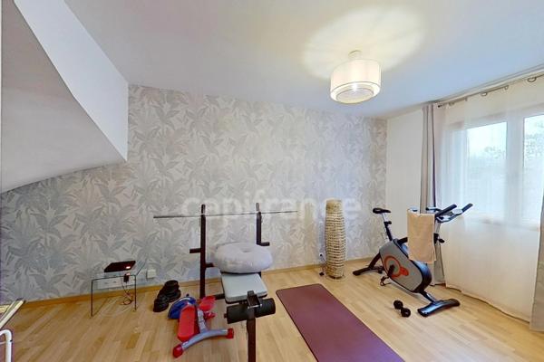 Dpt Cotes d’Armor (22) -à vendre -PLEUMEUR-BODOU - Maison T10 – 245 m² - 7 chambres -Terrain 1 661 m² - Double garage - Appartement indépendant.