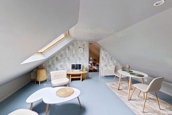 Dpt Cotes d’Armor (22) -à vendre -PLEUMEUR-BODOU - Maison T10 – 245 m² - 7 chambres -Terrain 1 661 m² - Double garage - Appartement indépendant.