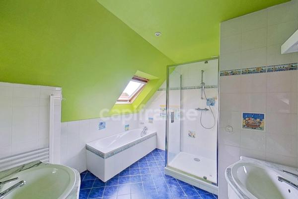 Dpt Cotes d’Armor (22) -à vendre -PLEUMEUR-BODOU - Maison T10 – 245 m² - 7 chambres -Terrain 1 661 m² - Double garage - Appartement indépendant.