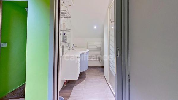 Dpt Cotes d’Armor (22) -à vendre -PLEUMEUR-BODOU - Maison T10 – 245 m² - 7 chambres -Terrain 1 661 m² - Double garage - Appartement indépendant.