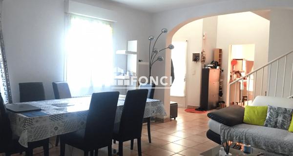 Location Maison 4 pièces 147.99 m² - Violès 84150