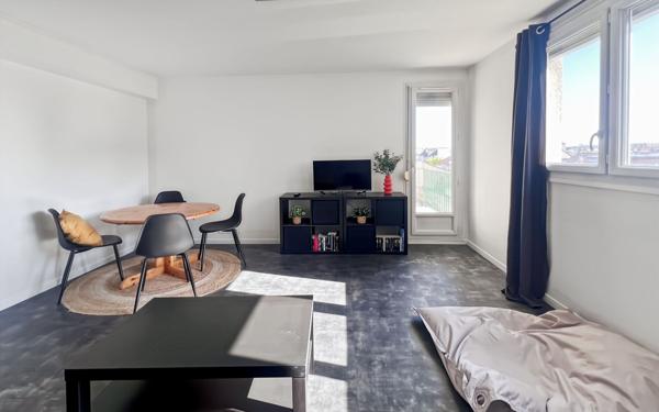 Appartement à louer    2 pièces • 80,23 m2 Reims