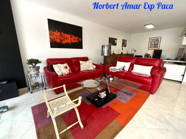 Appartement de Standing, Emplacement idéal, tout à pied : mer, plage, commerces. avec Terrasse et Jardin Suspendu