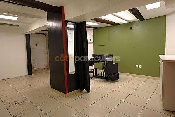 Vente
                Local commercial52 m² - 2 Pièces -
                    SAINT-RAPHAEL (83700)