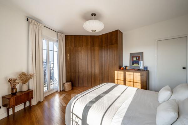 Appartement Haussmannien entièrement rénové avec balcon