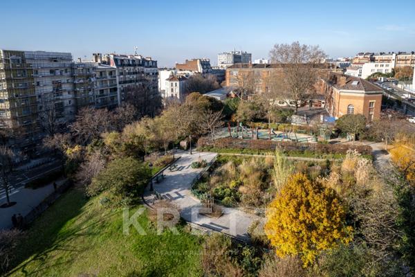 Appartement Haussmannien entièrement rénové avec balcon