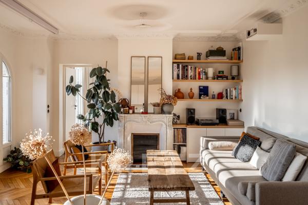 Appartement Haussmannien entièrement rénové avec balcon