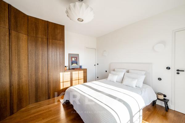 Appartement Haussmannien entièrement rénové avec balcon