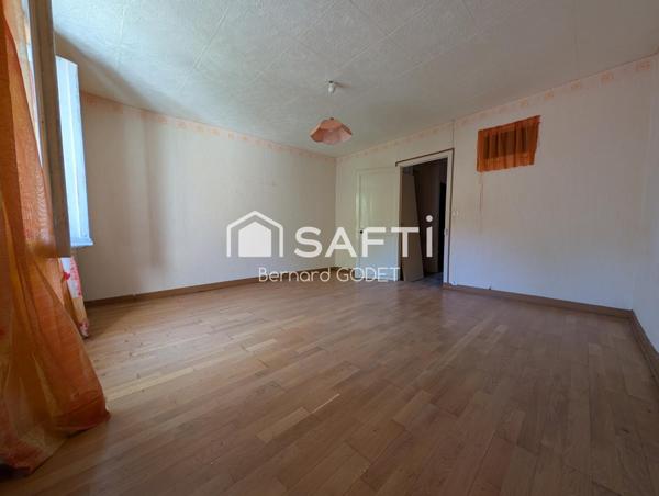 Maison à rénover centre ville Ruffec 16700