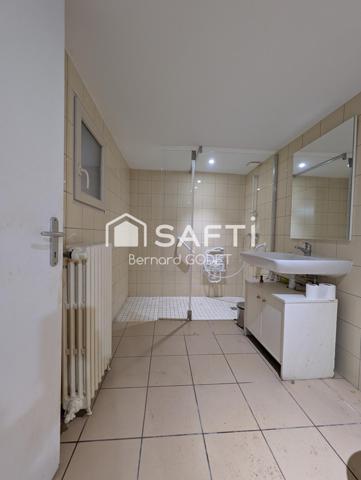 Maison à rénover centre ville Ruffec 16700