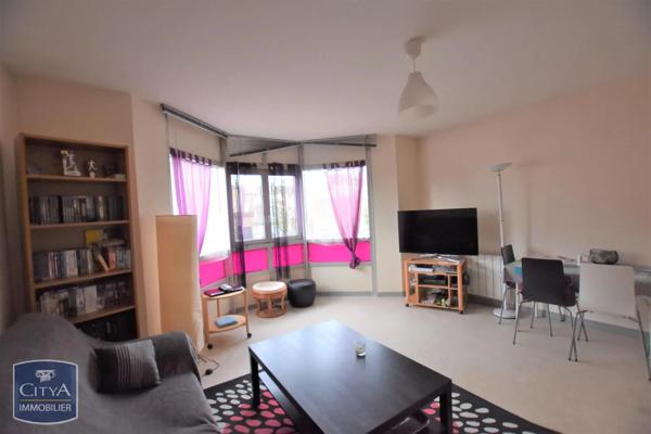 Appartement à louer 2 pièces 45.1m² Cholet (49300)