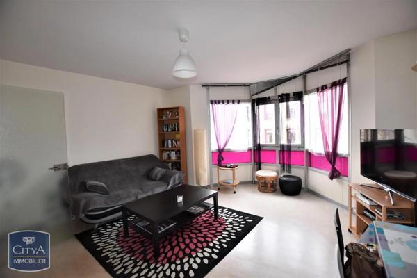 Appartement à louer 2 pièces 45.1m² Cholet (49300)