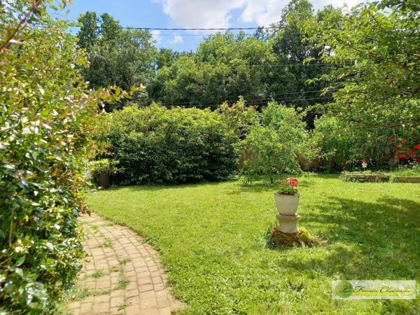 Vente immobilière : Maison à Aigre  6 pièces 180 m² 199 500 €- FONCIERE CHARENTAISE AIGRE.
