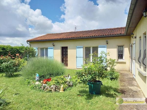 Vente immobilière : Maison à Aigre  6 pièces 180 m² 199 500 €- FONCIERE CHARENTAISE AIGRE.