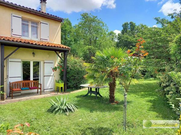 Vente immobilière : Maison à Aigre  6 pièces 180 m² 199 500 €- FONCIERE CHARENTAISE AIGRE.