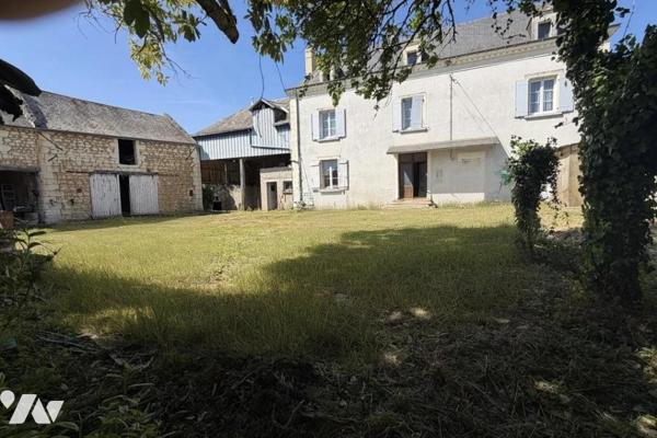 Belle demeure bourgeoise à rénover, pleine de charme et de potentiel.
Emplacement de premier o...