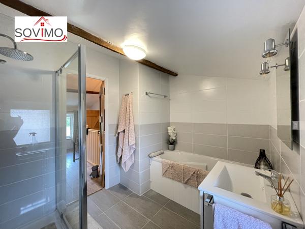 CHARMANT PIED À TERRE RÉNOVÉE ET MEUBLÉE AVEC DÉPENDANCES ET JARDINS