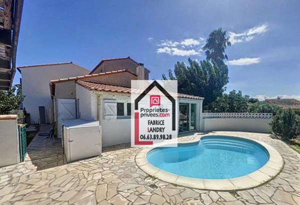 Villa 3 faces 3 chambres avec piscine quartier calme