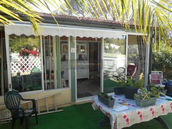 Vente                                                      Terrain
                        
                                         280 m2                     à Saint-Raphaël