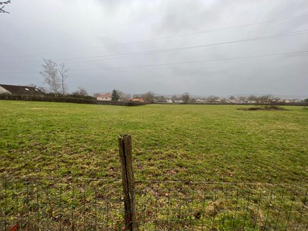 Terrain Toulon Sur Arroux