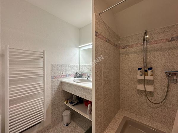 Maison avec piscine et dépendances entre CHALON-SUR-SAONE et LONS-LE-SAUNIER proche LOUHANS et ses 157 arcades à 25 minutes de l'autoroute A39 et 30 minutes de l'A6