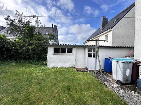 A VENDRE 56 VANNES Secteur Gare, maison années 70 + de 200 m² habitables sur jardin 548 m²