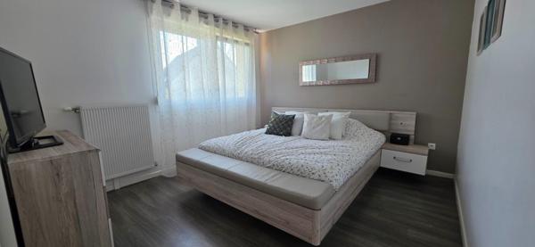 Duplex avec jardin et garage double