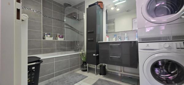 Duplex avec jardin et garage double