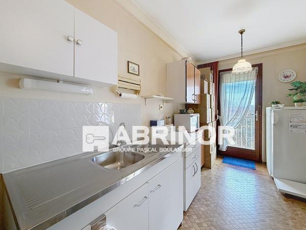 Appartement de type 3 dans résidence sécurisée, balcon, garage et parking ROUBAIX