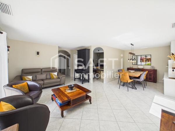Maison plain pied avec 3 chambres - garage - piscine