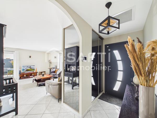 Maison plain pied avec 3 chambres - garage - piscine